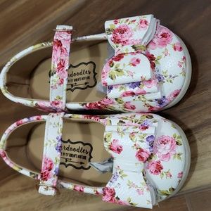 Pipperdoodles floral bow shoes toddler size 7